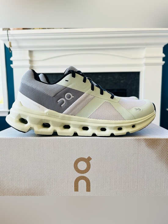 On Running Shoes - On Cloudrunner women's running shoes Frost | Aloe NEW 46.99019